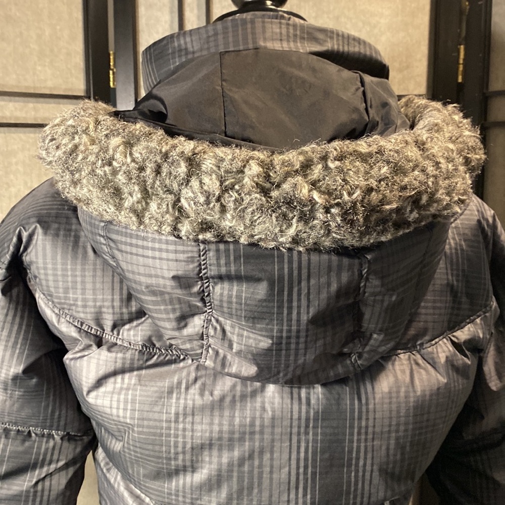 Columbia size M womens plaid puffer coat - Picture 4 of 14